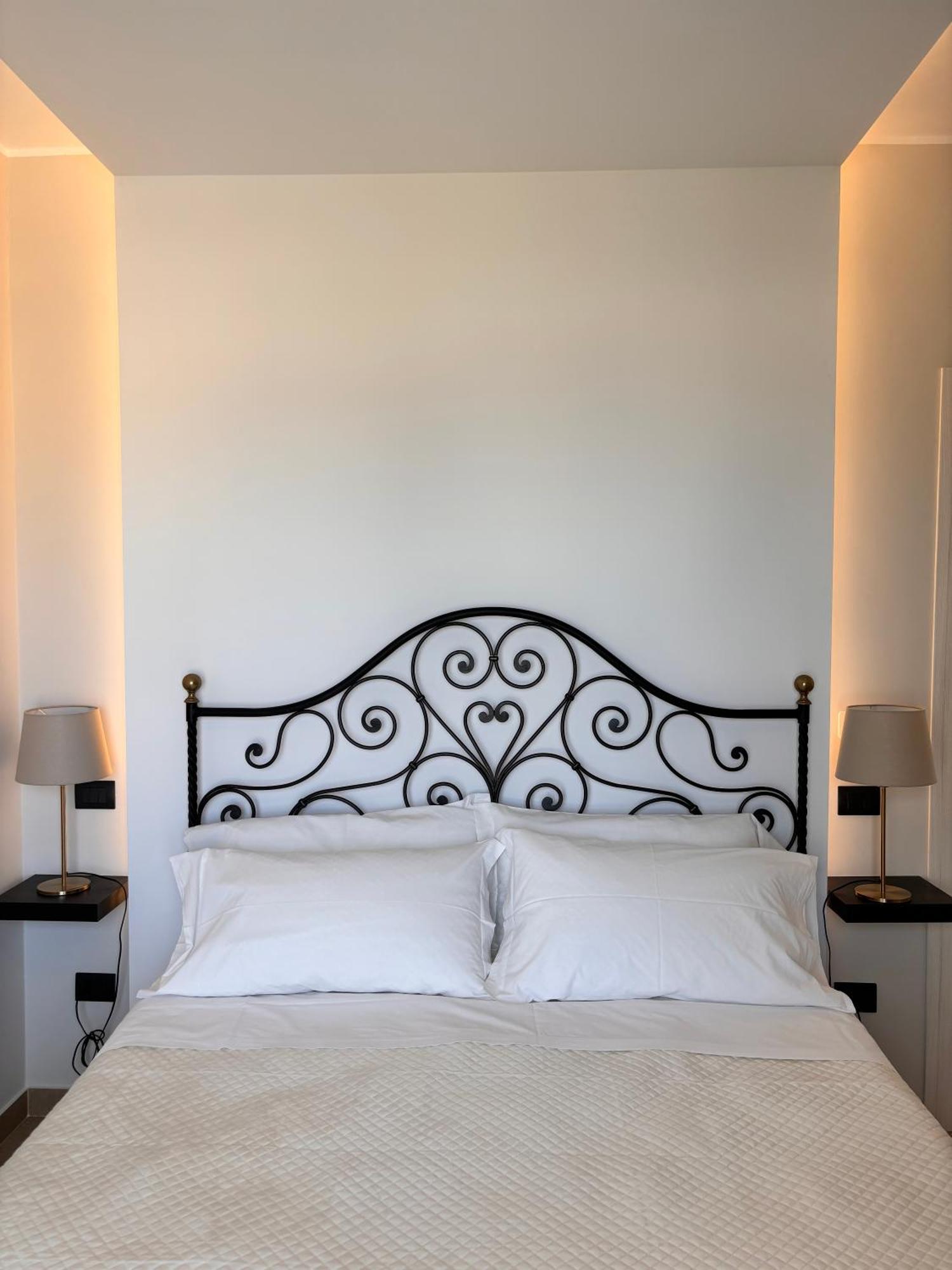 Ig - "Villa Don Antonio" Apartments Giardini Naxos Exterior photo