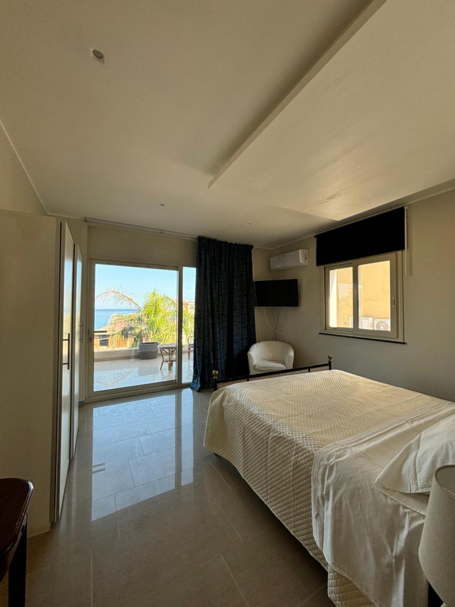 Ig - "Villa Don Antonio" Apartments Giardini Naxos Exterior photo